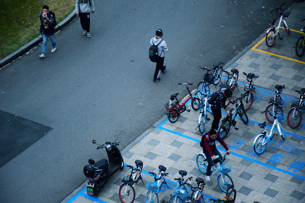 Ook steeds meer scholieren rijden op de elektrische fiets