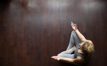 Hoe houd je een houten vloer mooi