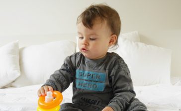 hippe babykleding en ondergoed