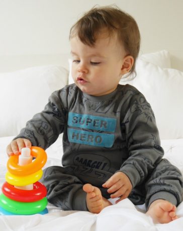 hippe babykleding en ondergoed