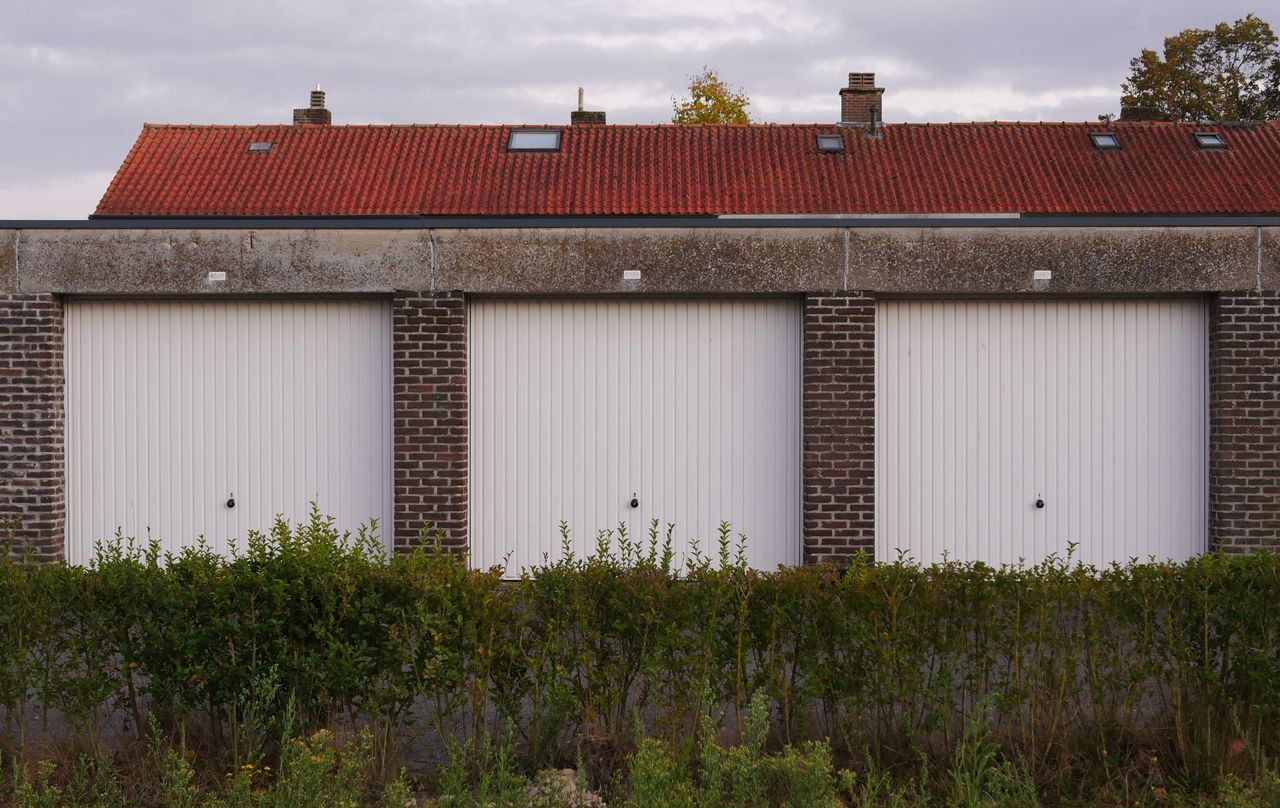 Welke garagedeur kies je als je geen oprit hebt?